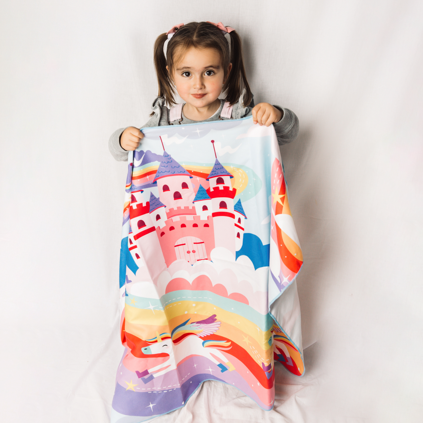 Toalla niña Arcoiris